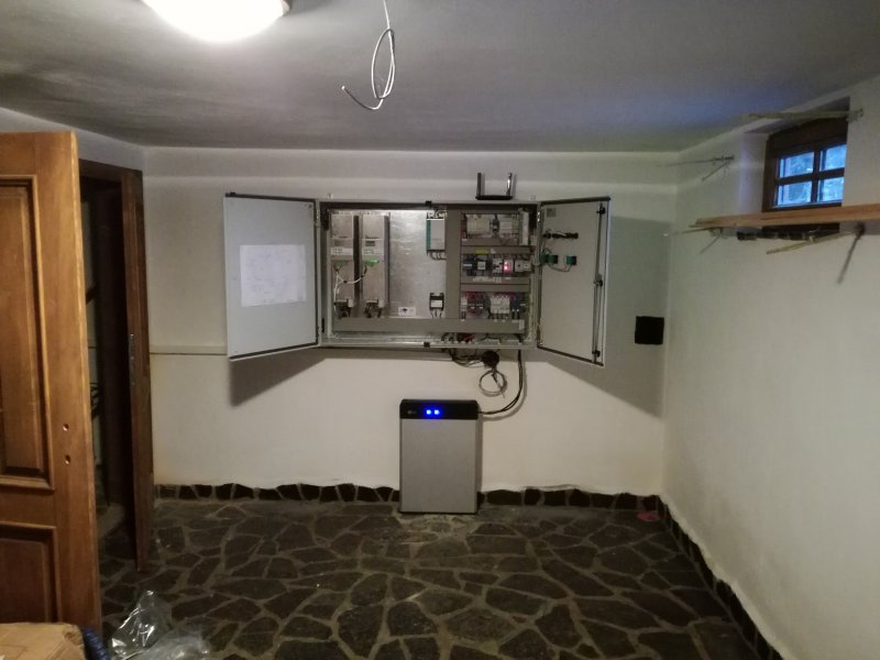 FVE 1f OFF-GRID systém s elektrocentrálou